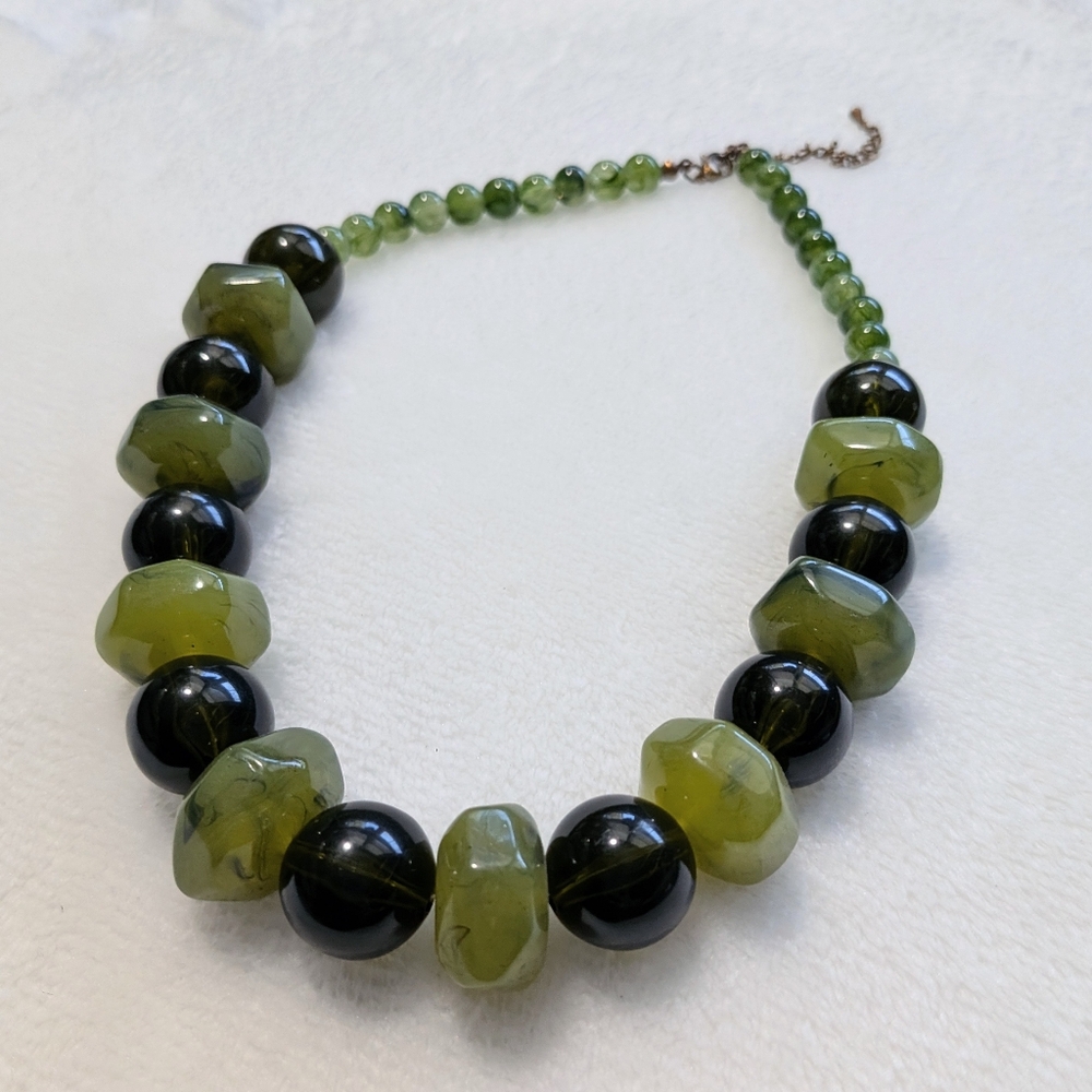 ❤️ Chunky Green Earthy Stone Necklace